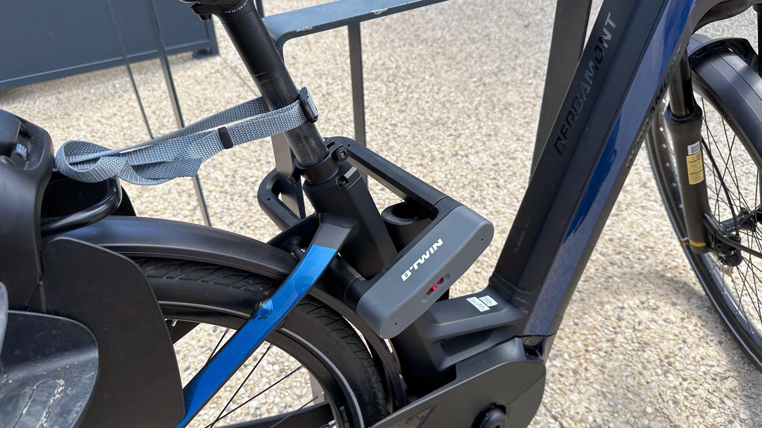 Test Decathlon B'Twin Elops Chaine 900 : un antivol efficace et pratique -  Les Numériques