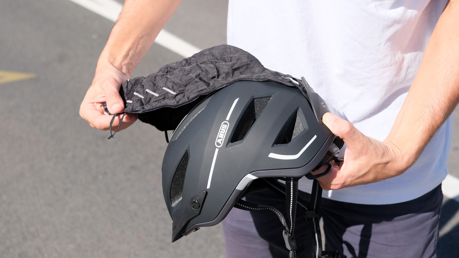 Abus Pedelec 2.0 Ace Casque gris avec feu arrière pour cycliste urbain