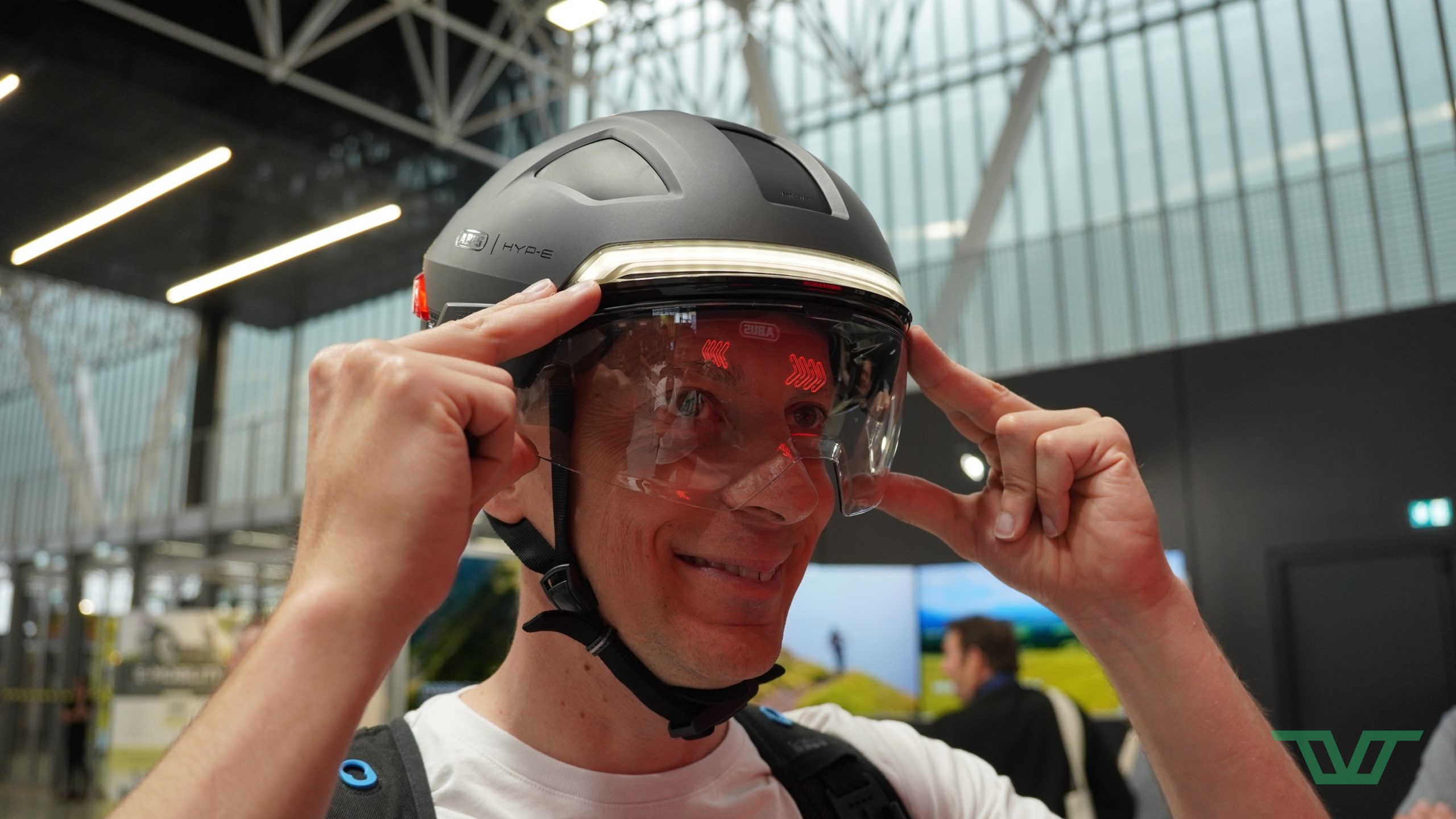 Casque ABUS HYP-E B.Lace – Feux Avant/arrière/clignotant + Stop Sans Fil, Visière Et Cache-oreilles, Pour Vélo Et S-Pedelec