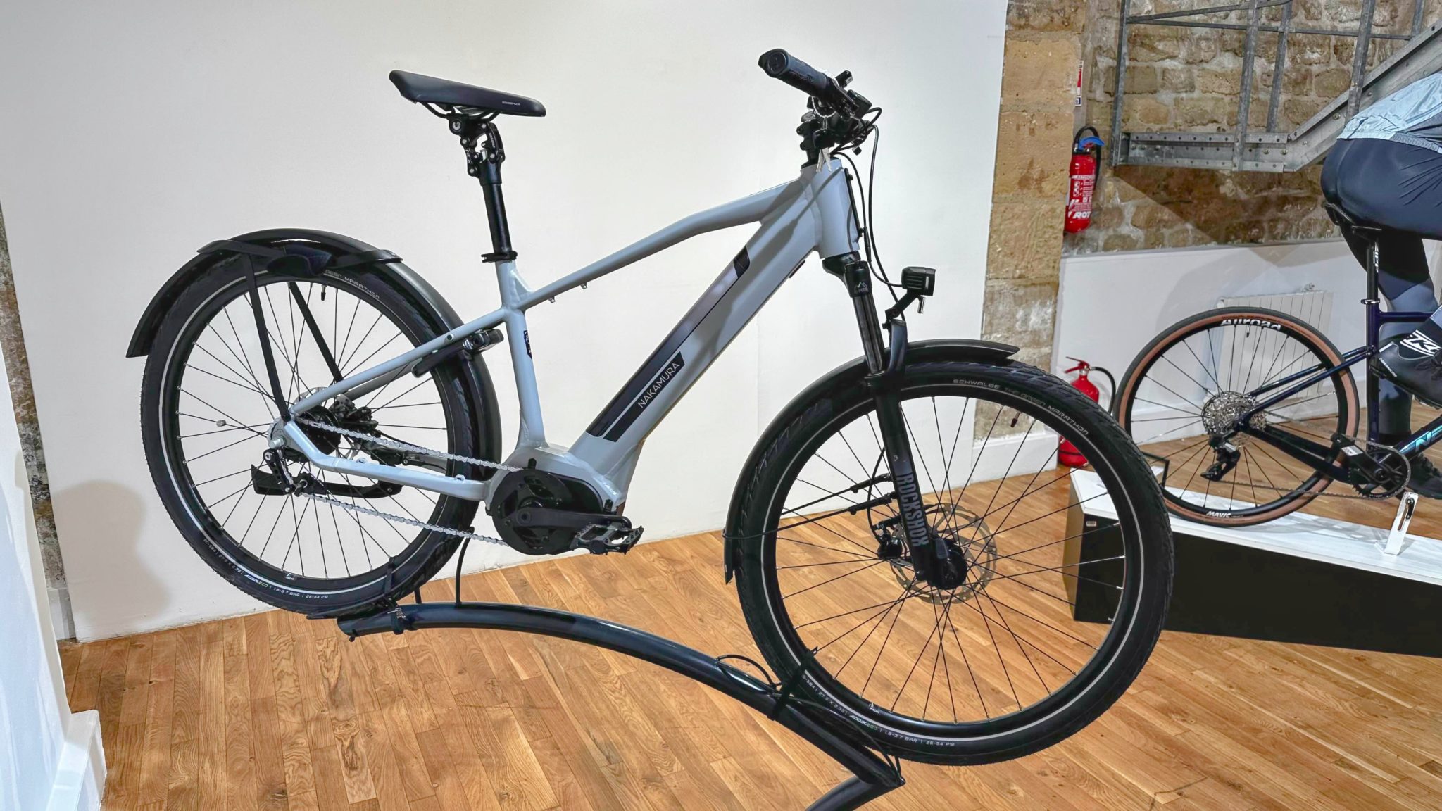 Nakamura Crossover GT le vélo électrique à trois vitesses — free download