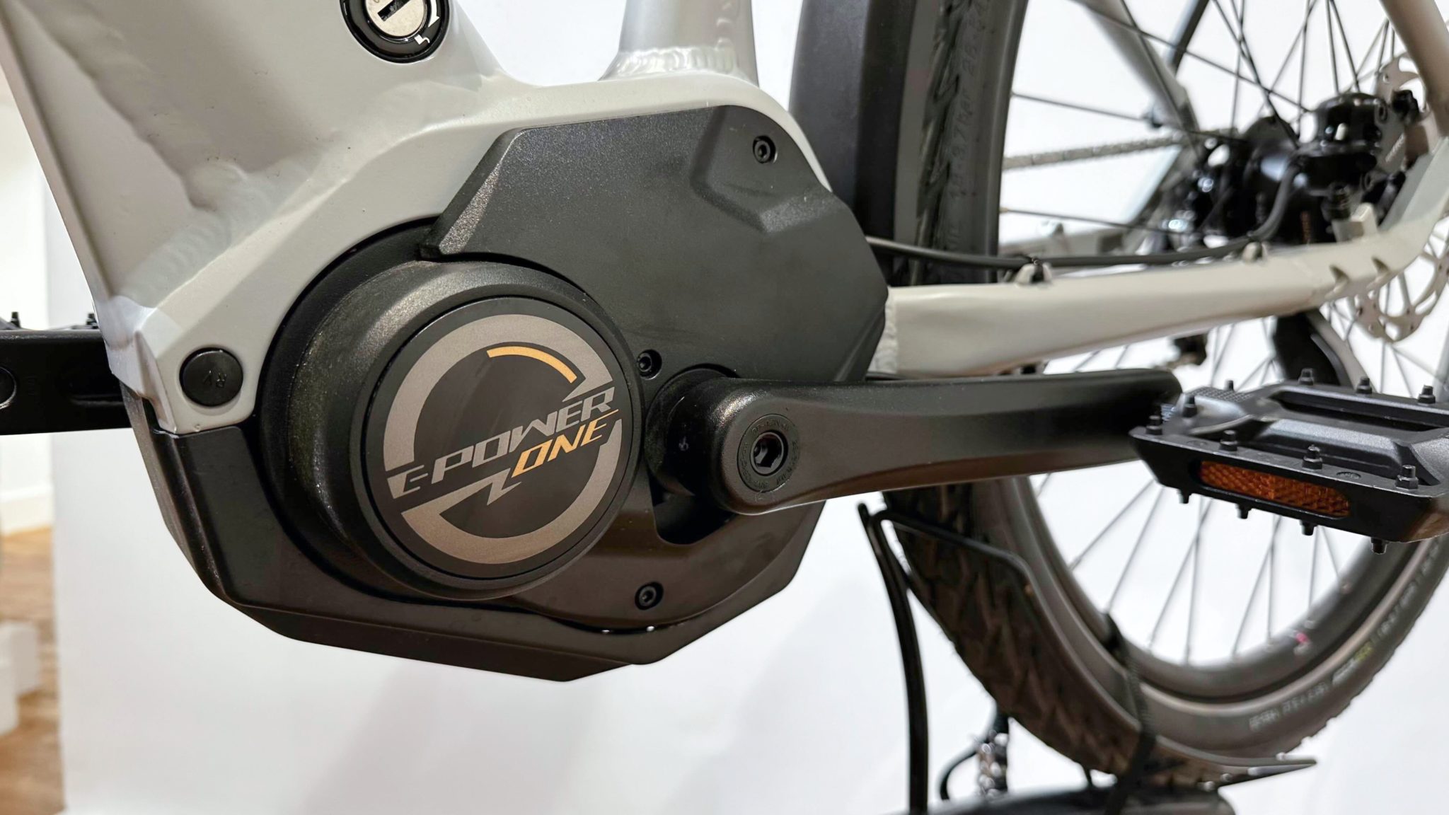 Nakamura Crossover GT le vélo électrique à trois vitesses — free download
