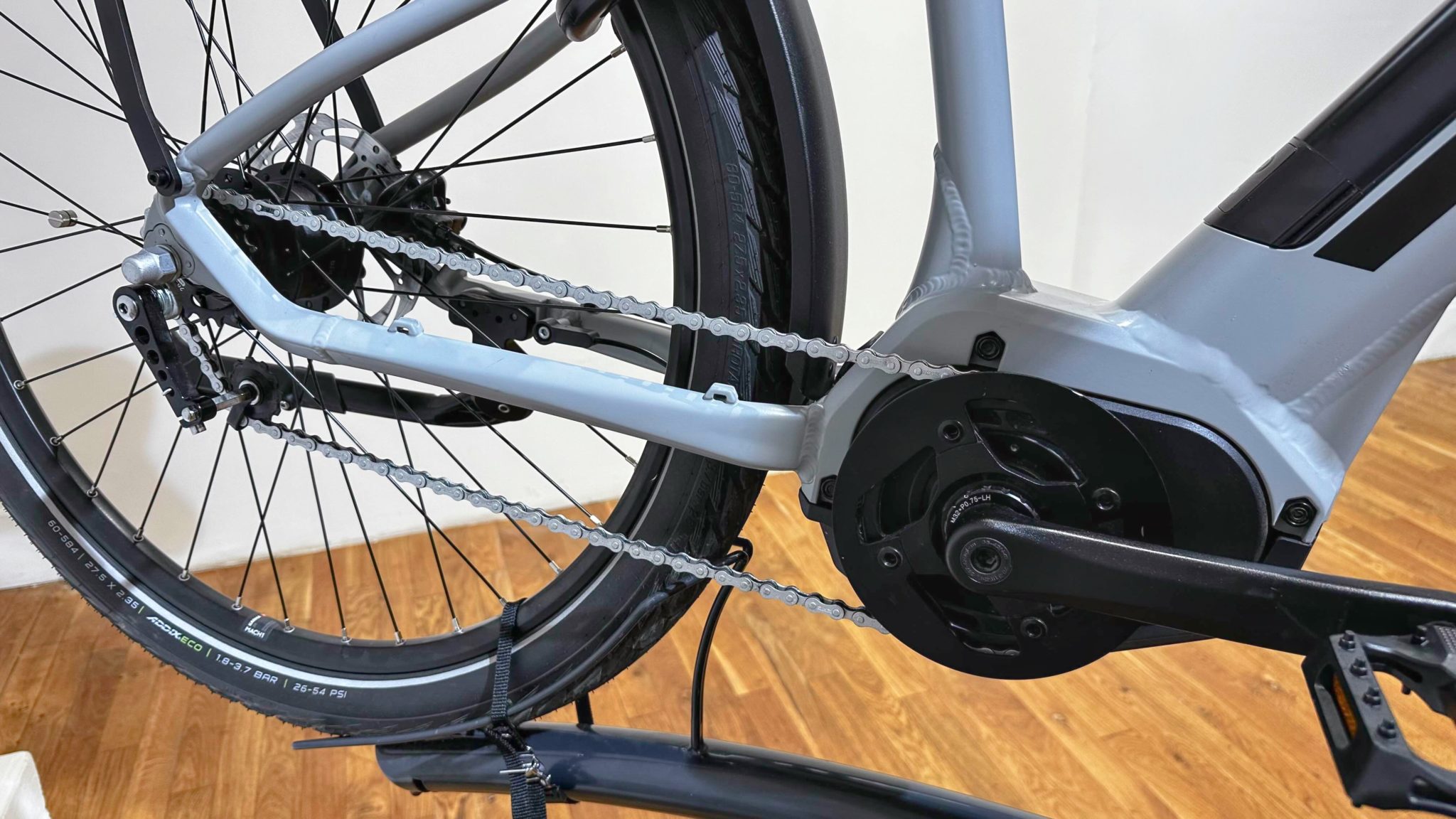 Nakamura Crossover GT le vélo électrique à trois vitesses — free download