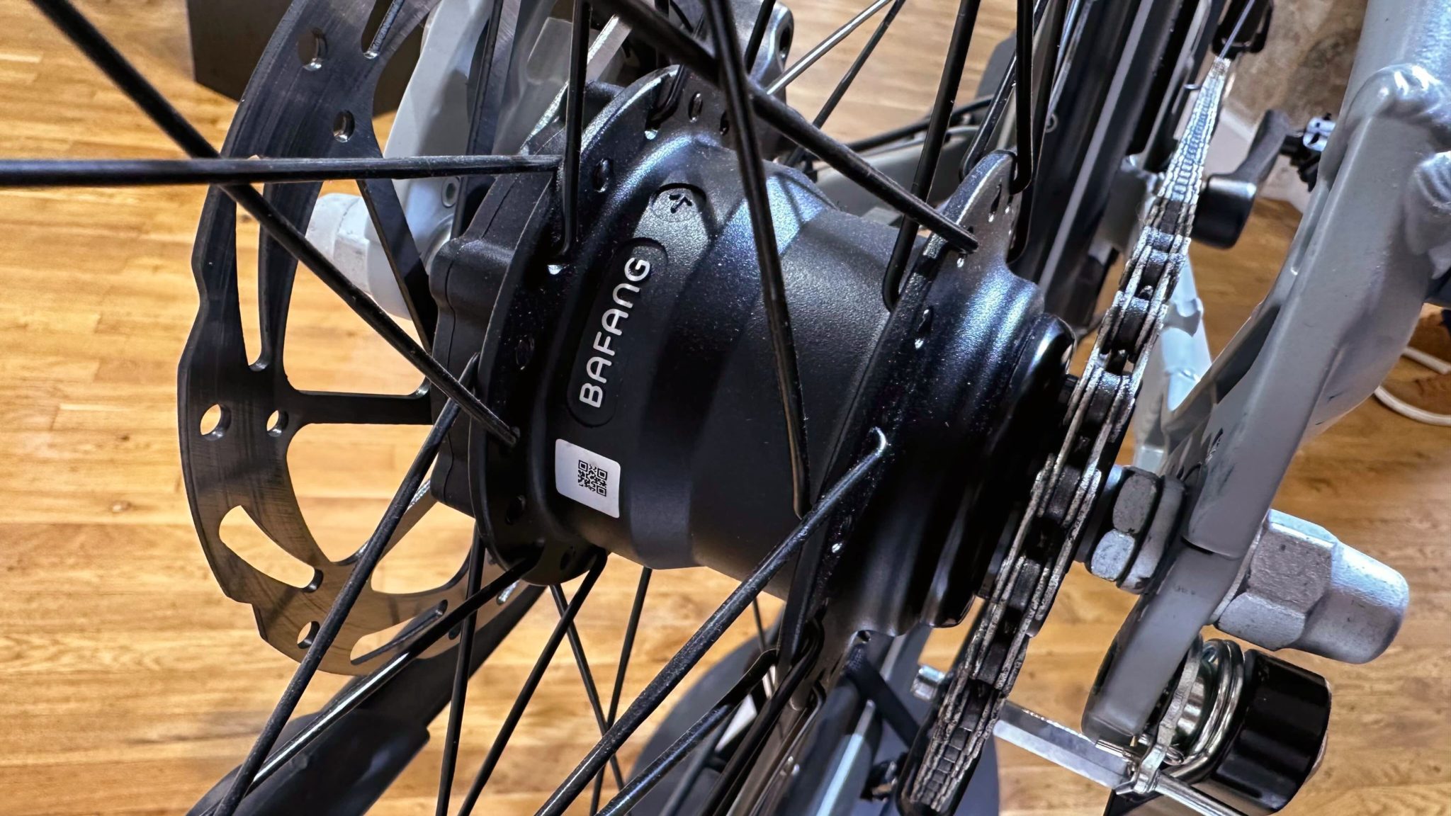 Nakamura Crossover GT le vélo électrique à trois vitesses — free download