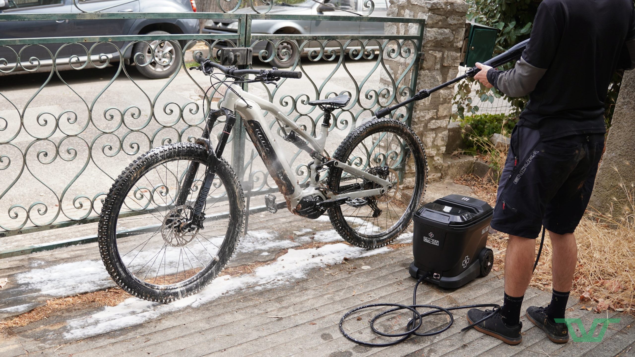 Test – Nettoyeur haute pression mobile Muc-off puissant et efficace