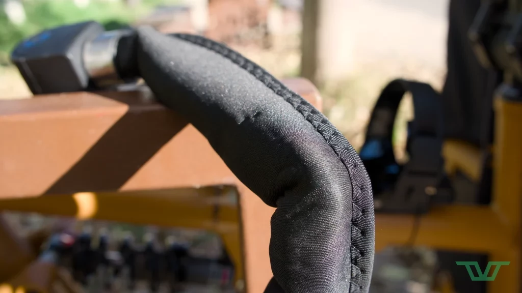 Le matériau néoprène se montre doux avec le cadre du vélo.